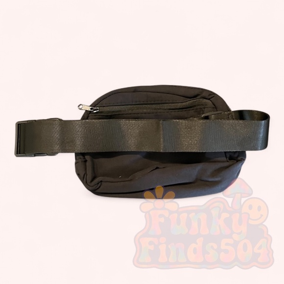 Halara Black Fanny Pack Belt Bag Adjustable Strap One Size NWT - Picture 2 of 6